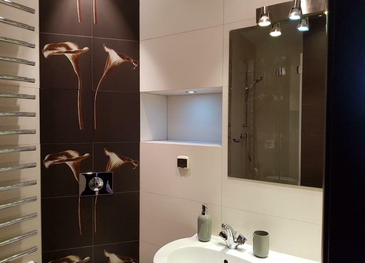 キェルツェApartament "Cleopatra 5" Przy Rynku Z Parkingiem, Faktury Vatアパートメント エクステリア 写真