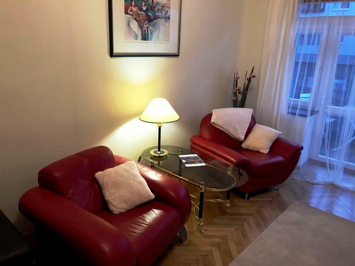 キェルツェApartament "Cleopatra 5" Przy Rynku Z Parkingiem, Faktury Vatアパートメント エクステリア 写真