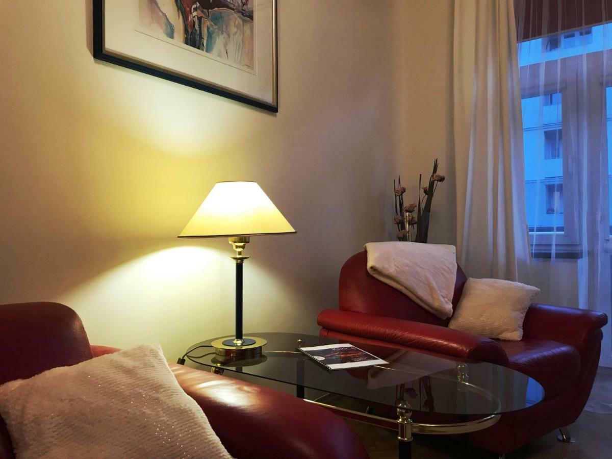 キェルツェApartament "Cleopatra 5" Przy Rynku Z Parkingiem, Faktury Vatアパートメント エクステリア 写真