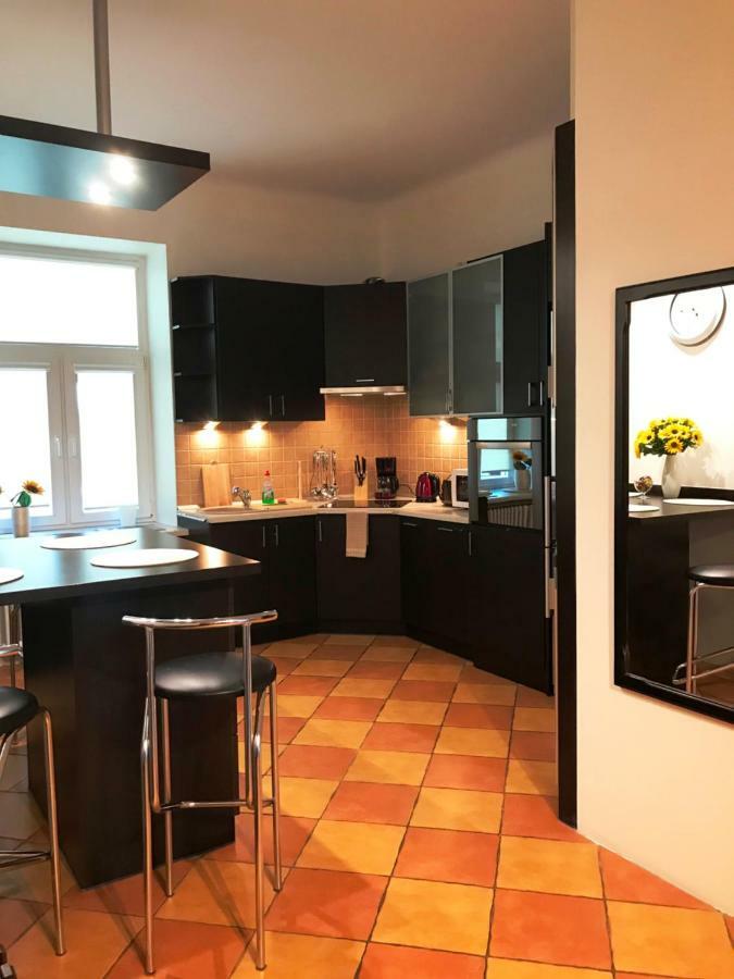 キェルツェApartament "Cleopatra 5" Przy Rynku Z Parkingiem, Faktury Vatアパートメント エクステリア 写真