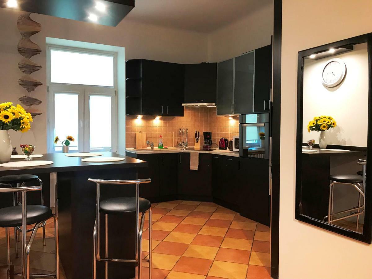キェルツェApartament "Cleopatra 5" Przy Rynku Z Parkingiem, Faktury Vatアパートメント エクステリア 写真